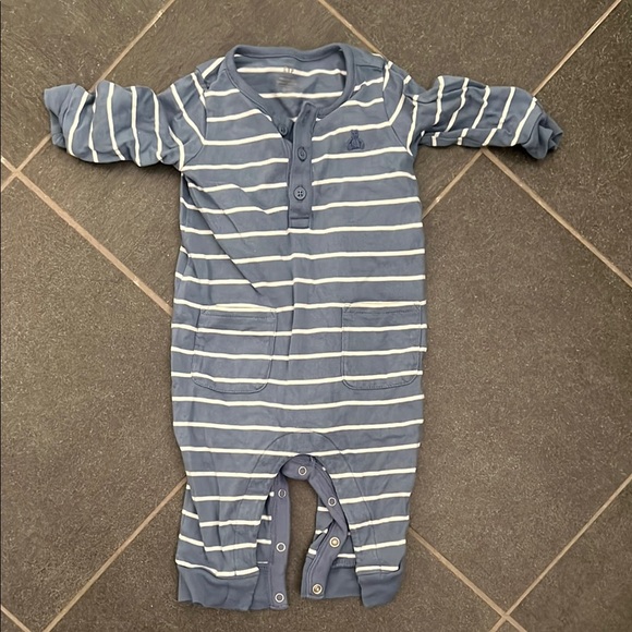 Gap baby onesie - Picture 1 of 1